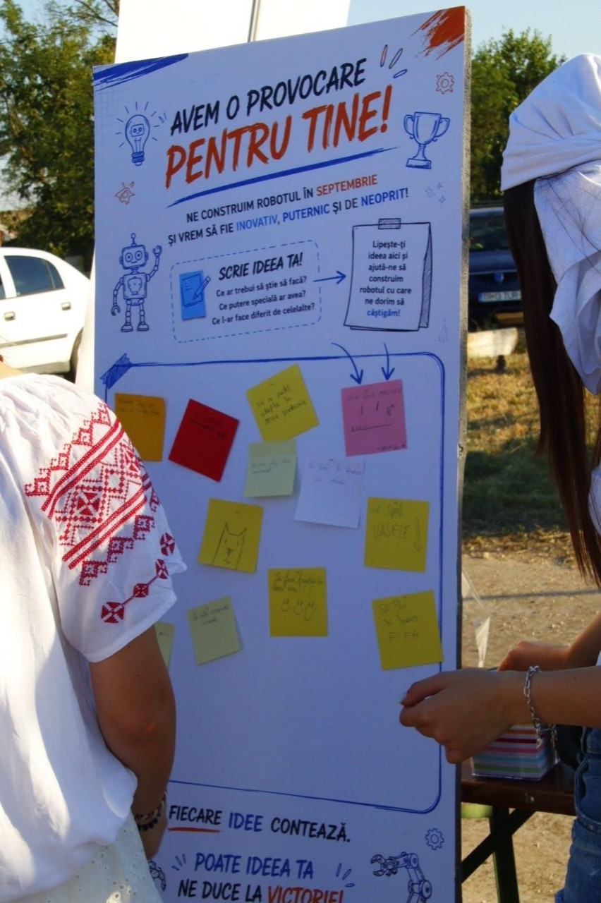 Panou interactiv pregătit de atomRDV pentru participanții la evenimentul de la Troianul