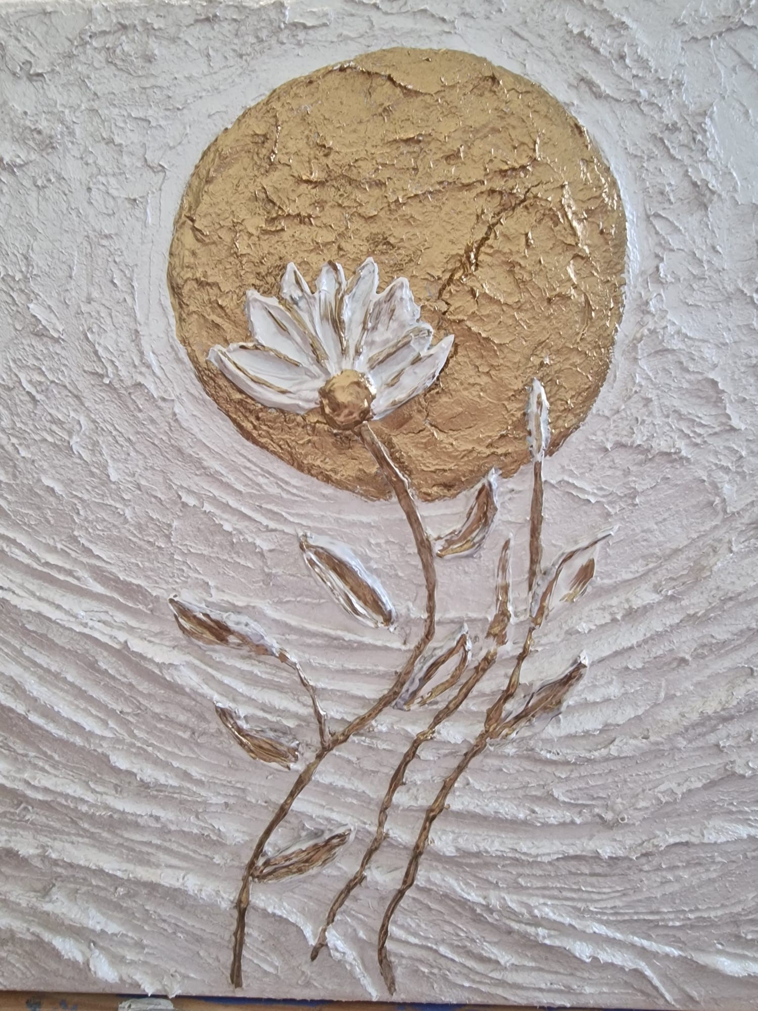 ÎNTRE FRAGIL ȘI ETERN